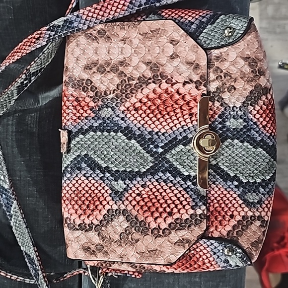 PRIMARK PYTHON colorful print small bag, with golden handle and straps - Picture 2 of 5